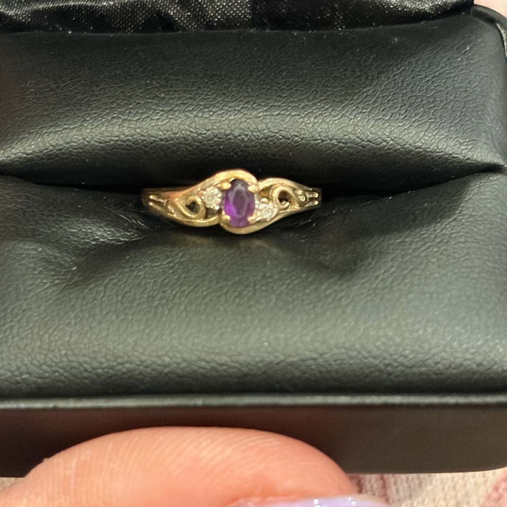 10kt Gold Diamond and Amethyst Ring size 6